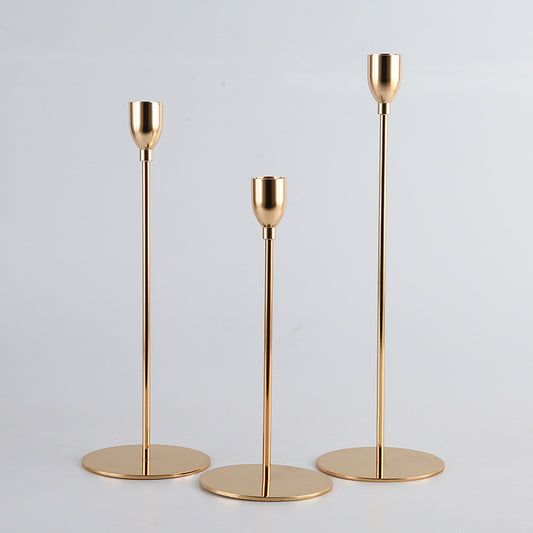 Minimalistisk ljusstake i järn