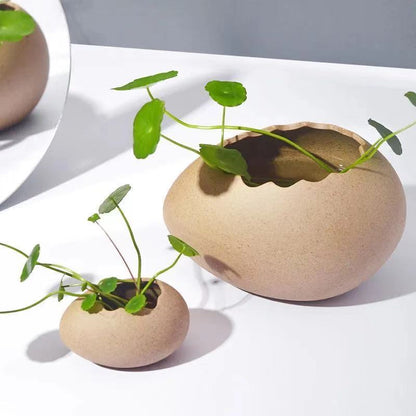 Ceramic Vase in Eggshell Shape
