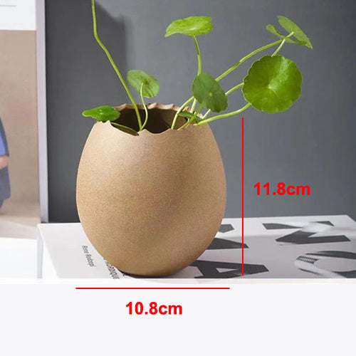Ceramic Vase in Eggshell Shape