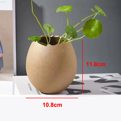 Ceramic Vase in Eggshell Shape